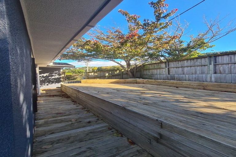 Photo of property in 1/338 Main Road, Tawa, Wellington, 5028
