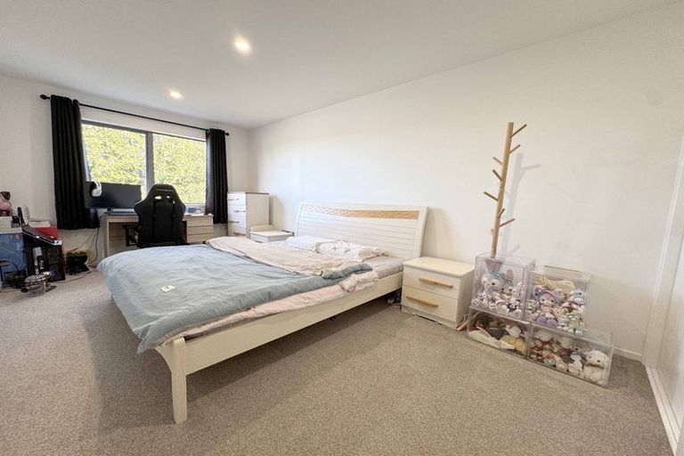 Photo of property in 6c Buisson Glade, West Harbour, Auckland, 0618