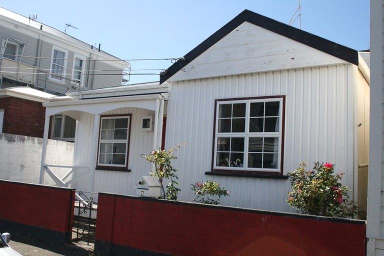 Photo of property in 4 Howard Street, Mount Cook, Wellington, 6021