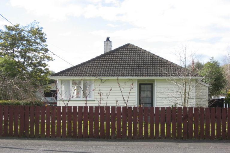 Photo of property in 40 Bibby Street, Waipawa, 4210