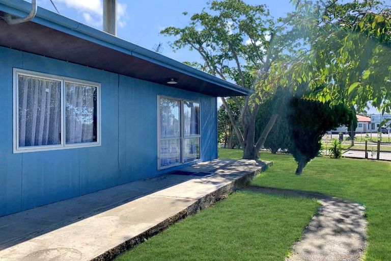 Photo of property in 2 Ramsey Crescent, Flaxmere, Hastings, 4120