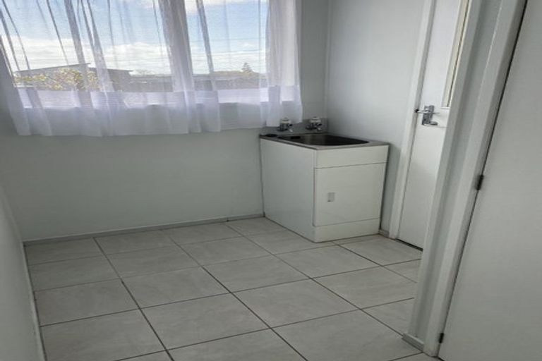 Photo of property in 1/97 Golf Road, New Lynn, Auckland, 0600