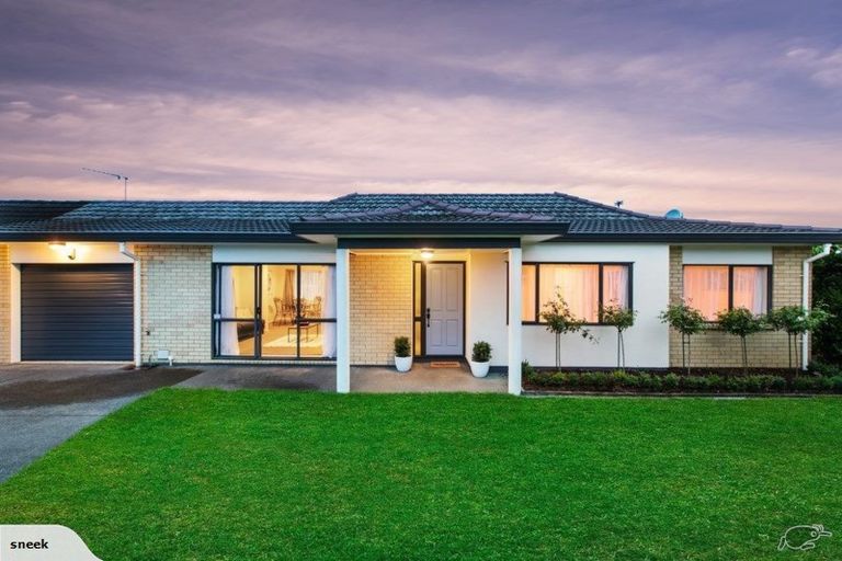 Photo of property in 2/15 Miro Road, Mangere Bridge, Auckland, 2022
