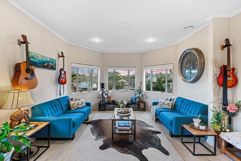 Photo of property in 21 Cinnabar Place, Westgate, Auckland, 0614