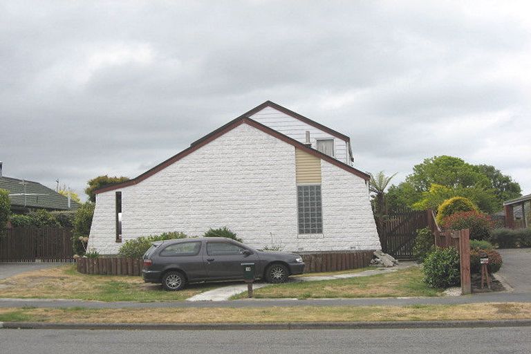 Photo of property in 18 Heathglen Avenue, Parklands, Christchurch, 8083