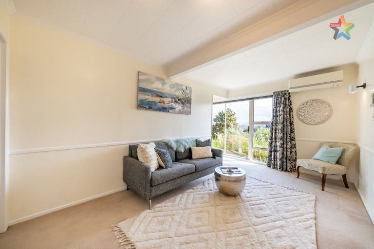 Photo of property in 10 Summit Road, Fairfield, Lower Hutt, 5011