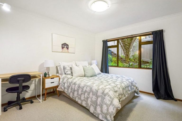 Photo of property in 24a Seaview Avenue, Northcote, Auckland, 0627