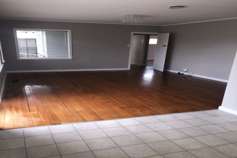 Photo of property in 82 Rosier Road, Glen Eden, Auckland, 0602