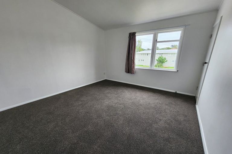 Photo of property in 34a-d Cornwall Crescent, Cannons Creek, Porirua, 5024