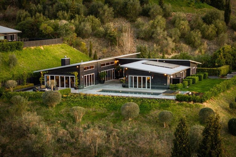 Photo of property in 257 Black Barn Road, Havelock North, 4294