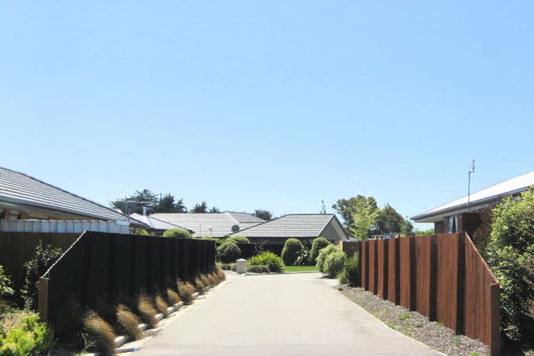 Photo of property in 11 Harrys Way, Redwood, Christchurch, 8051