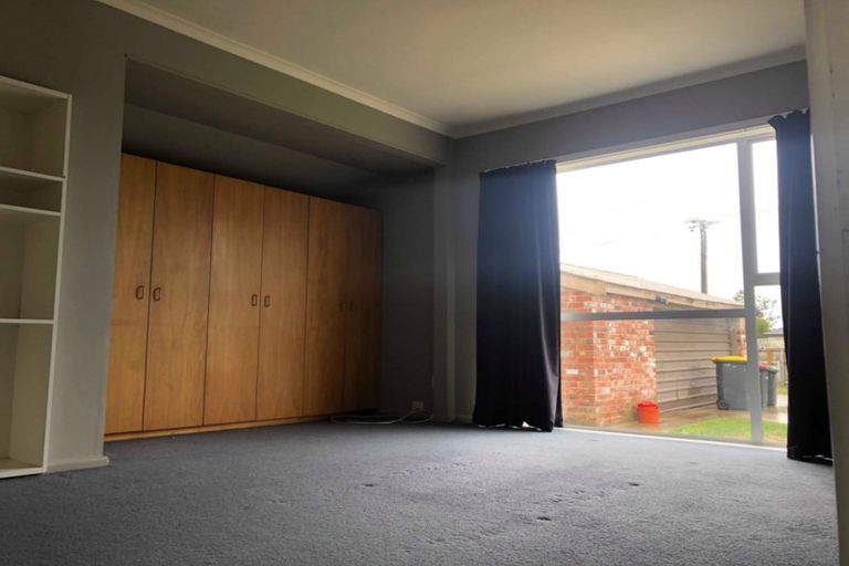 Photo of property in 8 Vivian Street, Burwood, Christchurch, 8083