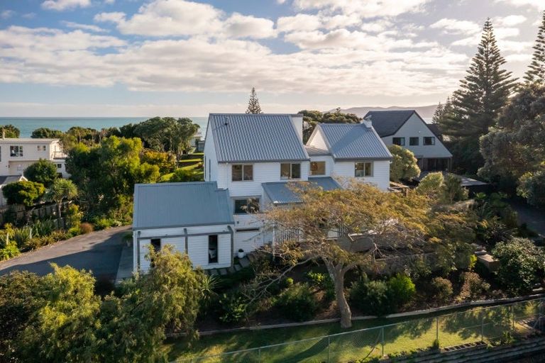 Photo of property in 5 Wharemauku Road, Raumati Beach, Paraparaumu, 5032