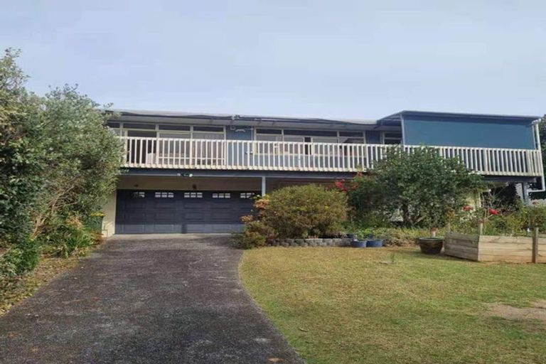 Photo of property in 96 Matipo Road, Mairangi Bay, Auckland, 0630