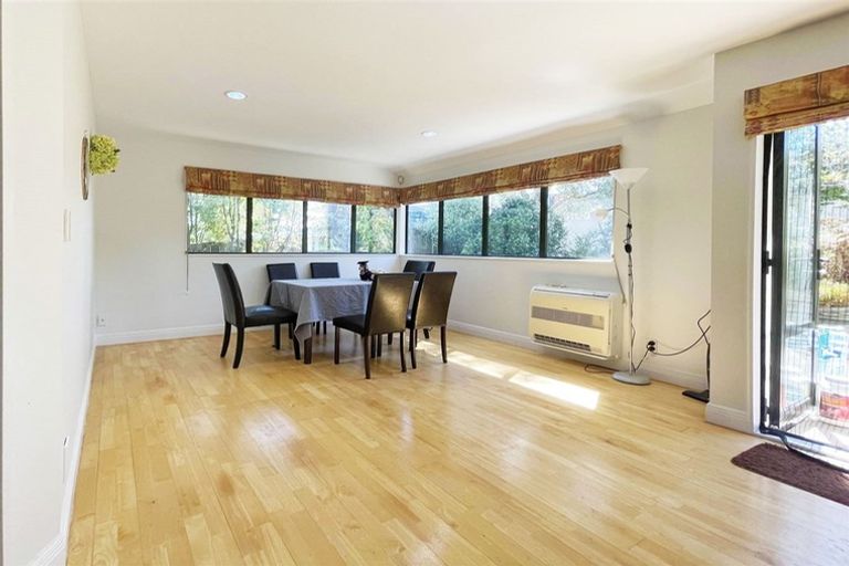 Photo of property in 51 Reeves Road, Pakuranga, Auckland, 2010