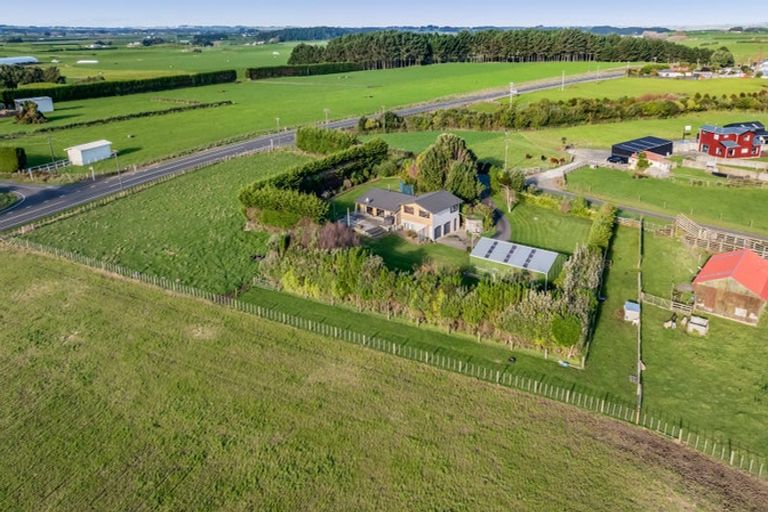 Photo of property in 8 Muggeridge Road, Manutahi, Patea, 4598