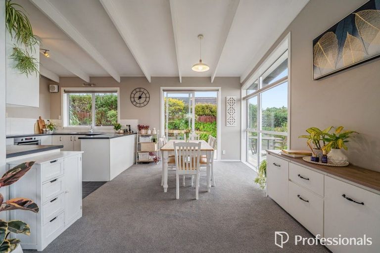 Photo of property in 6 Viscount Grove, Kelson, Lower Hutt, 5010