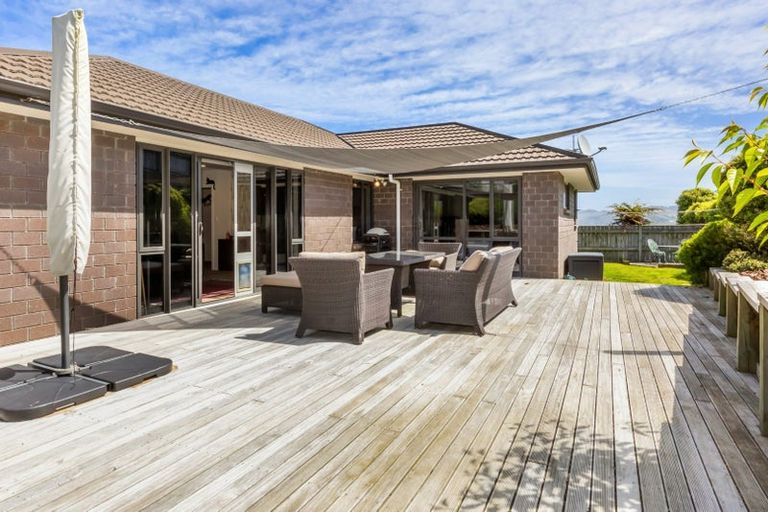 Photo of property in 6 Tasman Close, Aotea, Porirua, 5024
