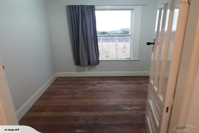 Photo of property in 1 Miro Street, Helensville, 0800