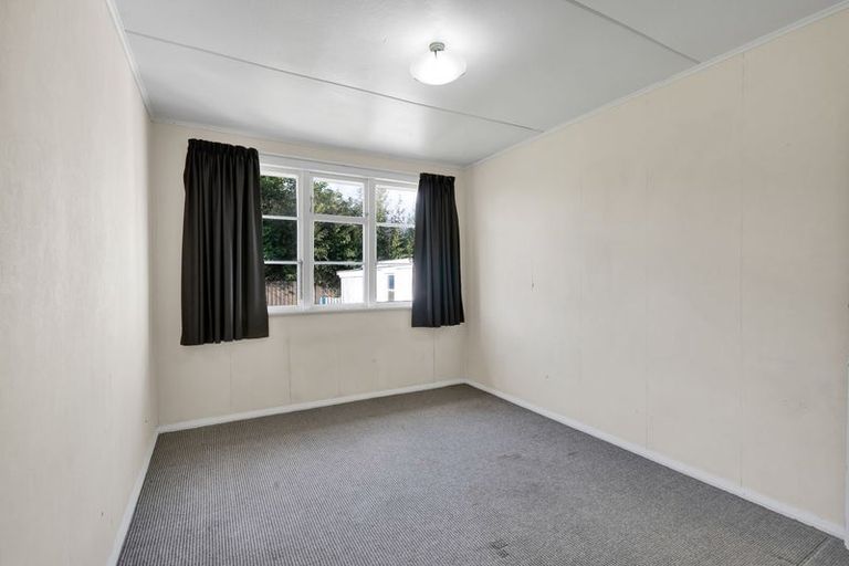 Photo of property in 21 Miro Street, Merrilands, New Plymouth, 4312