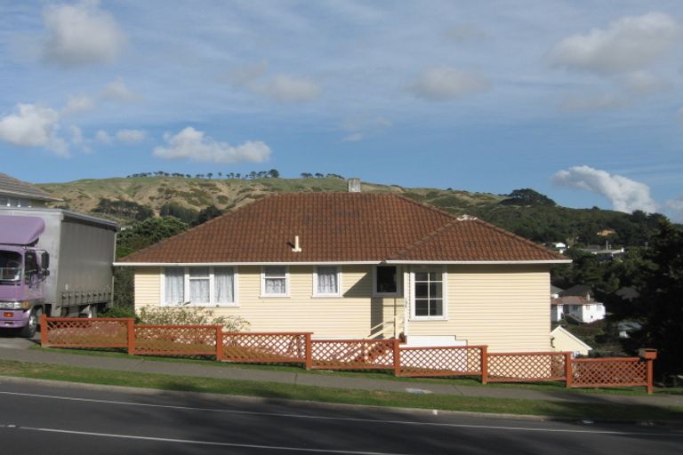 Photo of property in 196 Mungavin Avenue, Cannons Creek, Porirua, 5024