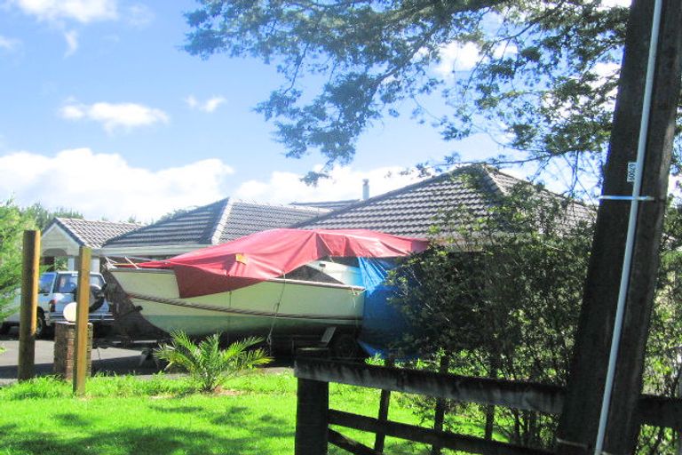 Photo of property in 385 Henderson Valley Road, Henderson Valley, Auckland, 0612