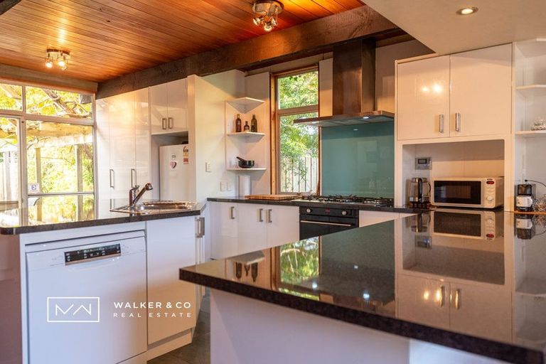 Photo of property in 41 Fendalton Crescent, Pinehaven, Upper Hutt, 5019