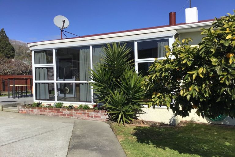 Photo of property in 1 Titoki Street, Stoke, Nelson, 7011