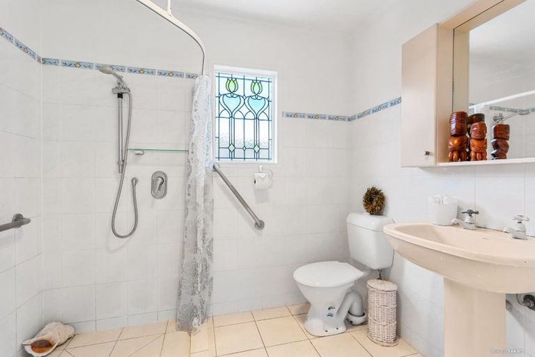 Photo of property in 1/7 Flaxdale Street, Birkdale, Auckland, 0626