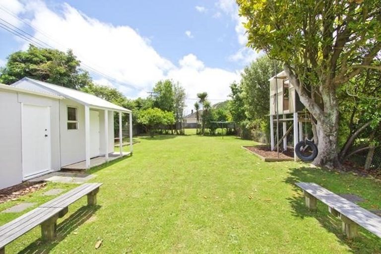 Photo of property in 124 Hewer Crescent, Naenae, Lower Hutt, 5011