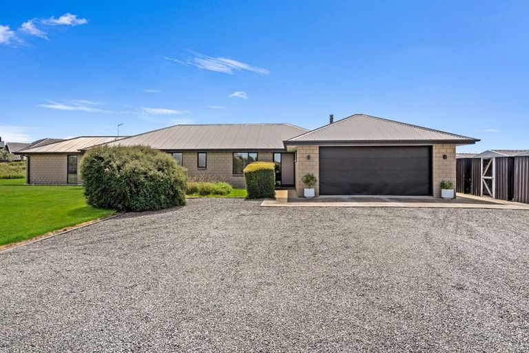 Photo of property in 24 Whitcombe Place, Darfield, 7571