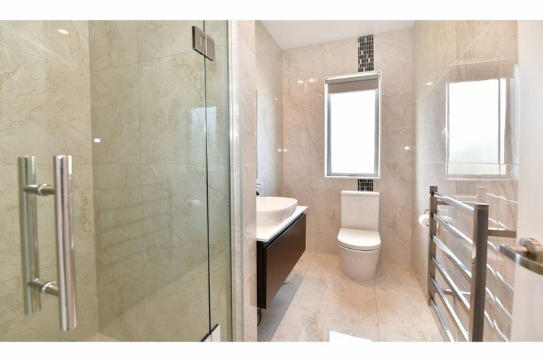 Photo of property in 13 Harvest Avenue, Orewa, 0931