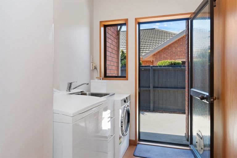 Photo of property in 24 Inglewood Place, Avonhead, Christchurch, 8042