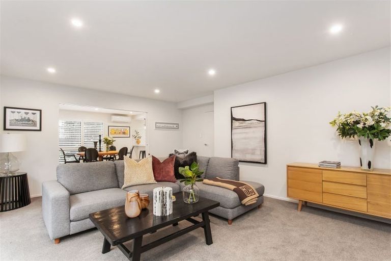 Photo of property in 35 Hawkesbury Avenue, St Albans, Christchurch, 8014