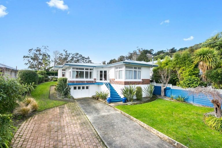 Photo of property in 4 Rosehill Road, Macandrew Bay, Dunedin, 9077