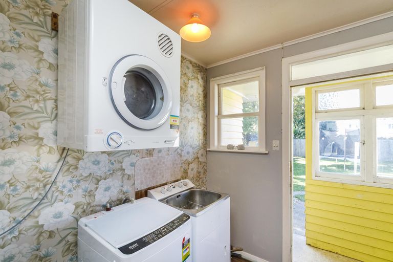 Photo of property in 4 Jackson Avenue, Highbury, Palmerston North, 4412