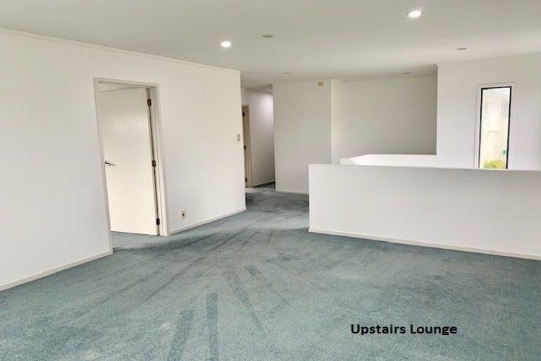 Photo of property in 2/90 Pupuke Road, Hillcrest, Auckland, 0627