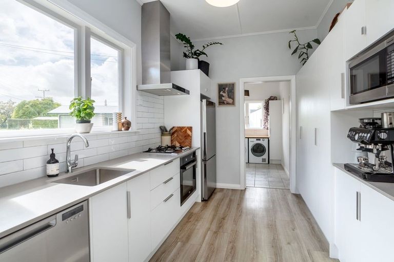 Photo of property in 19 Humphries Street, Greytown, 5712