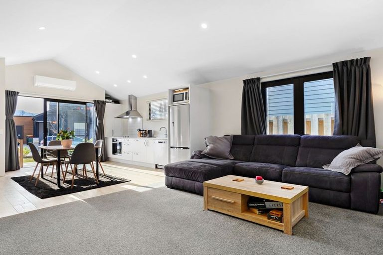 Photo of property in 26 Huxley Place, Lake Hayes, Queenstown, 9304