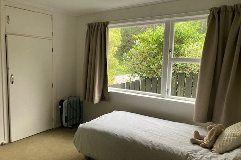 Photo of property in 48 Huntingdon Street, Northland, Wellington, 6012