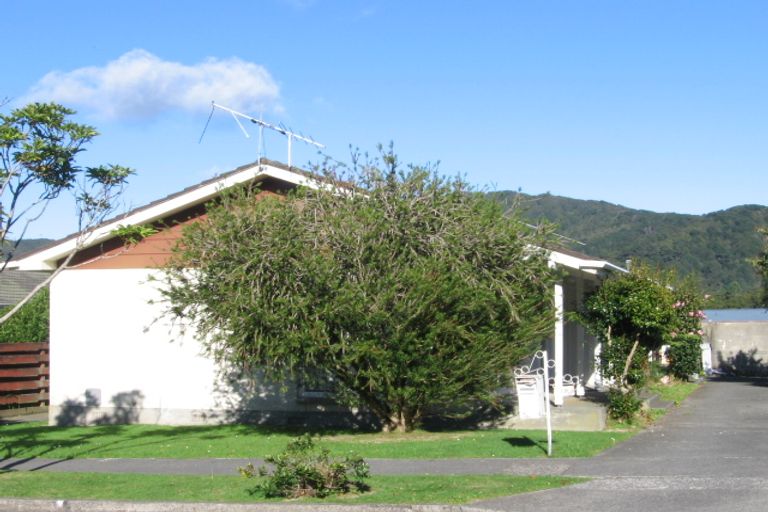 Photo of property in 15a Kaponga Street, Wainuiomata, Lower Hutt, 5014