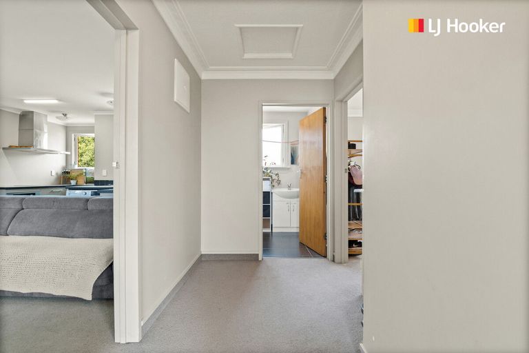 Photo of property in 73 Macandrew Road, South Dunedin, Dunedin, 9012