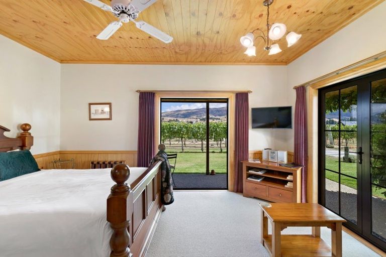 Photo of property in 1 Shortcut Road, Cromwell, 9310