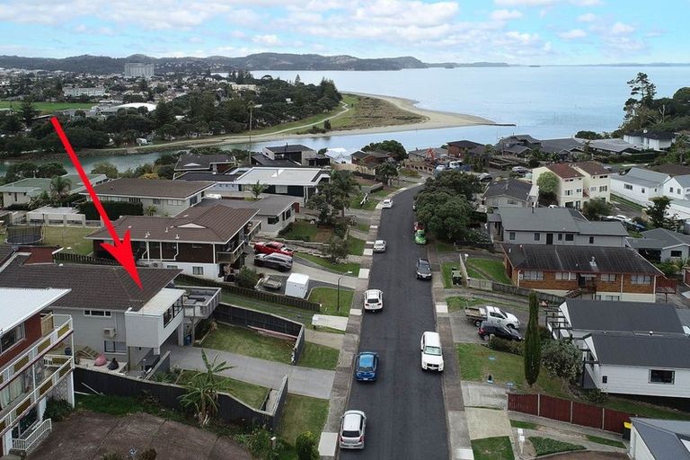 Photo of property in 31 Rosario Crescent, Red Beach, 0932