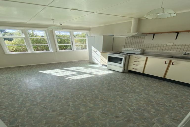 Photo of property in 31 Atiawa Crescent, Waiwhetu, Lower Hutt, 5010