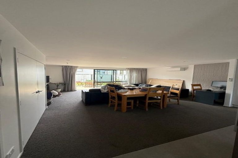 Photo of property in 32 Cessna Crescent, Mangere, Auckland, 2022