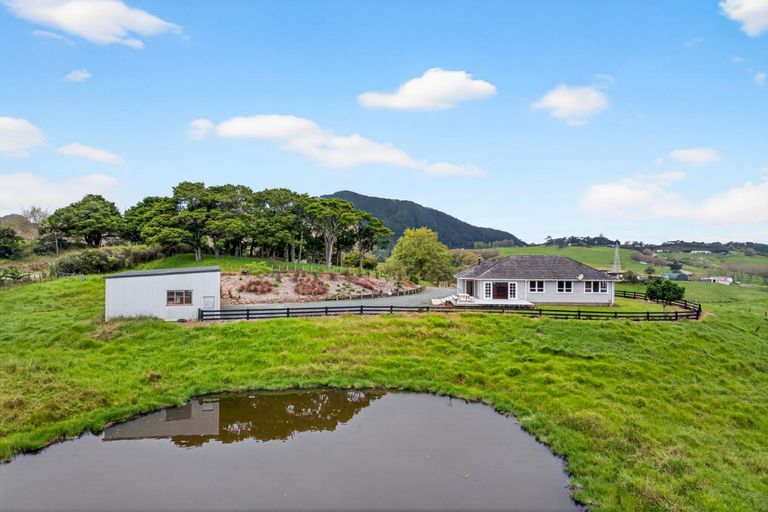 Photo of property in 109 Mountain Road, Maungaturoto, 0587