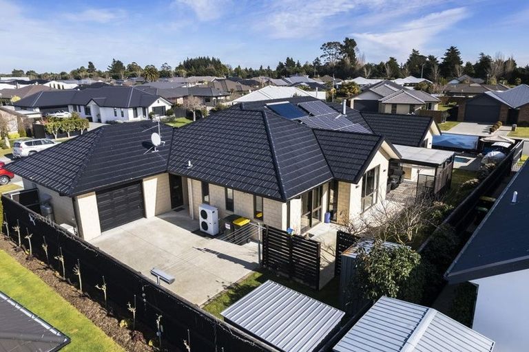 Photo of property in 4 Gilchrist Place, Kaiapoi, 7630