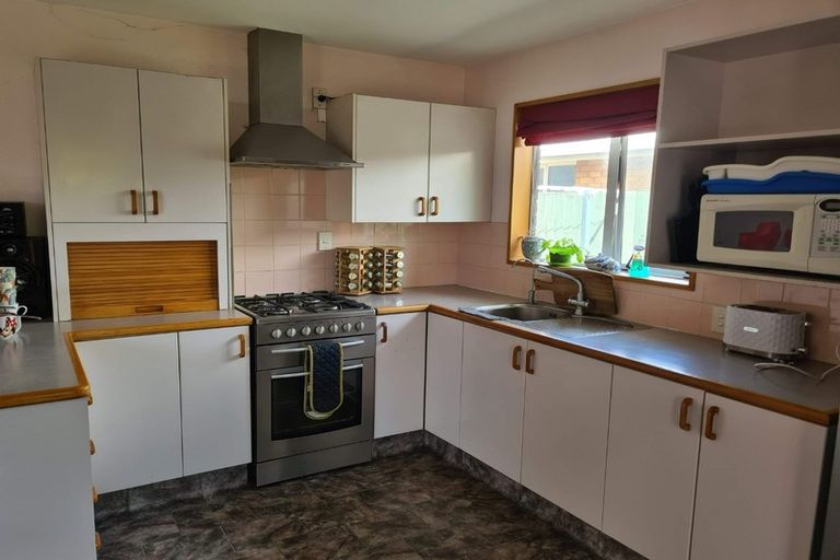 Photo of property in 3 Claverley Gardens, Avonhead, Christchurch, 8042