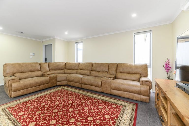 Photo of property in 20d Kelwyn Road, Kelston, Auckland, 0602